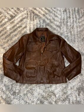 Aventura Vintage Brown Leather Zip-Up Jacket with Four Pockets